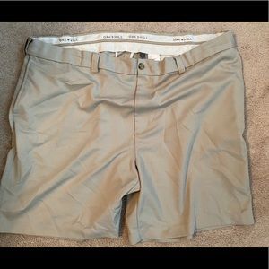 Oak Hill Shorts - size 48